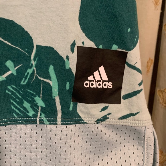 Adidas Women’s Workout Athletic Wear Tank top Size XS - Picture 3 of 4